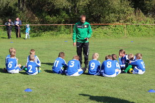 乐鱼体育下载-76人队稳扎稳打,向东部冠军迈进,76人全队